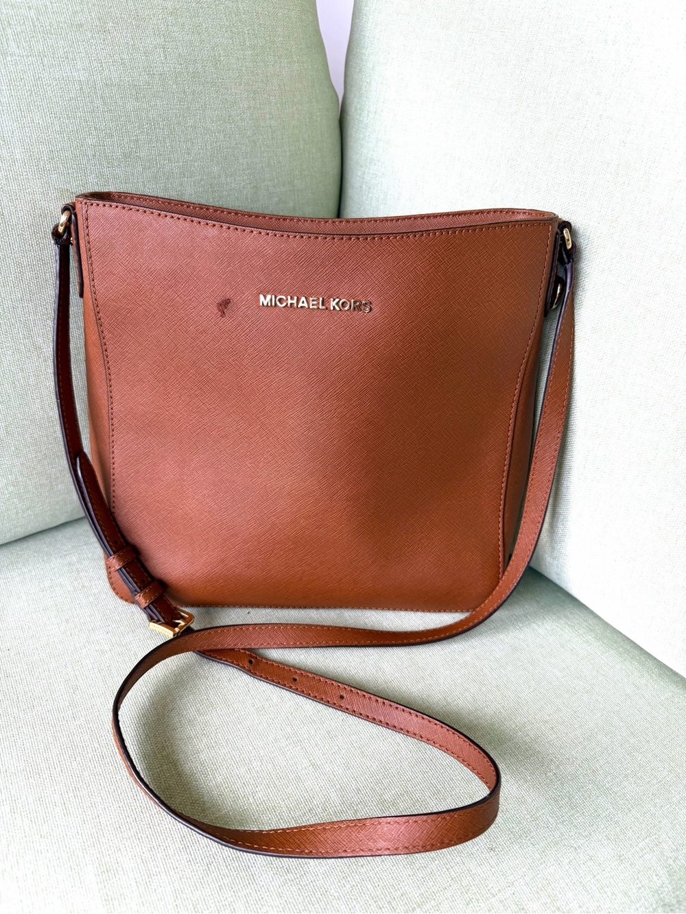 MICHAEL KORS Chestnut Brown Saffiano Leather Messenger Crossbody Bag